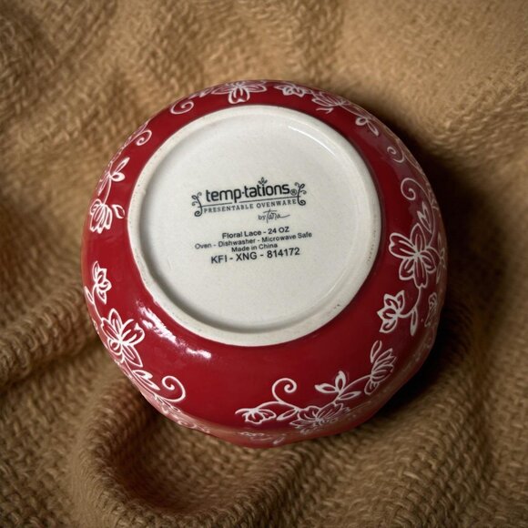 Pair of Temp-tations by Tara Bowls – Red Floral Lace Pattern – 24 oz Soup Cereal - Picture 4 of 4
